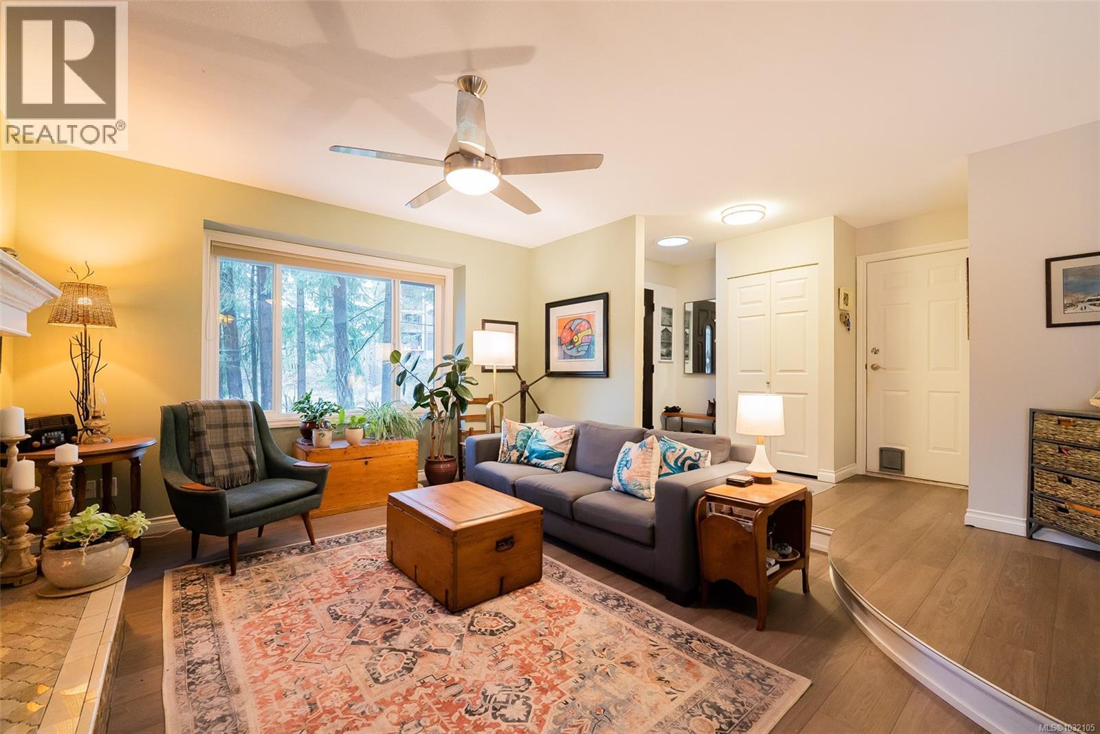 4080 Salal Dr - 14