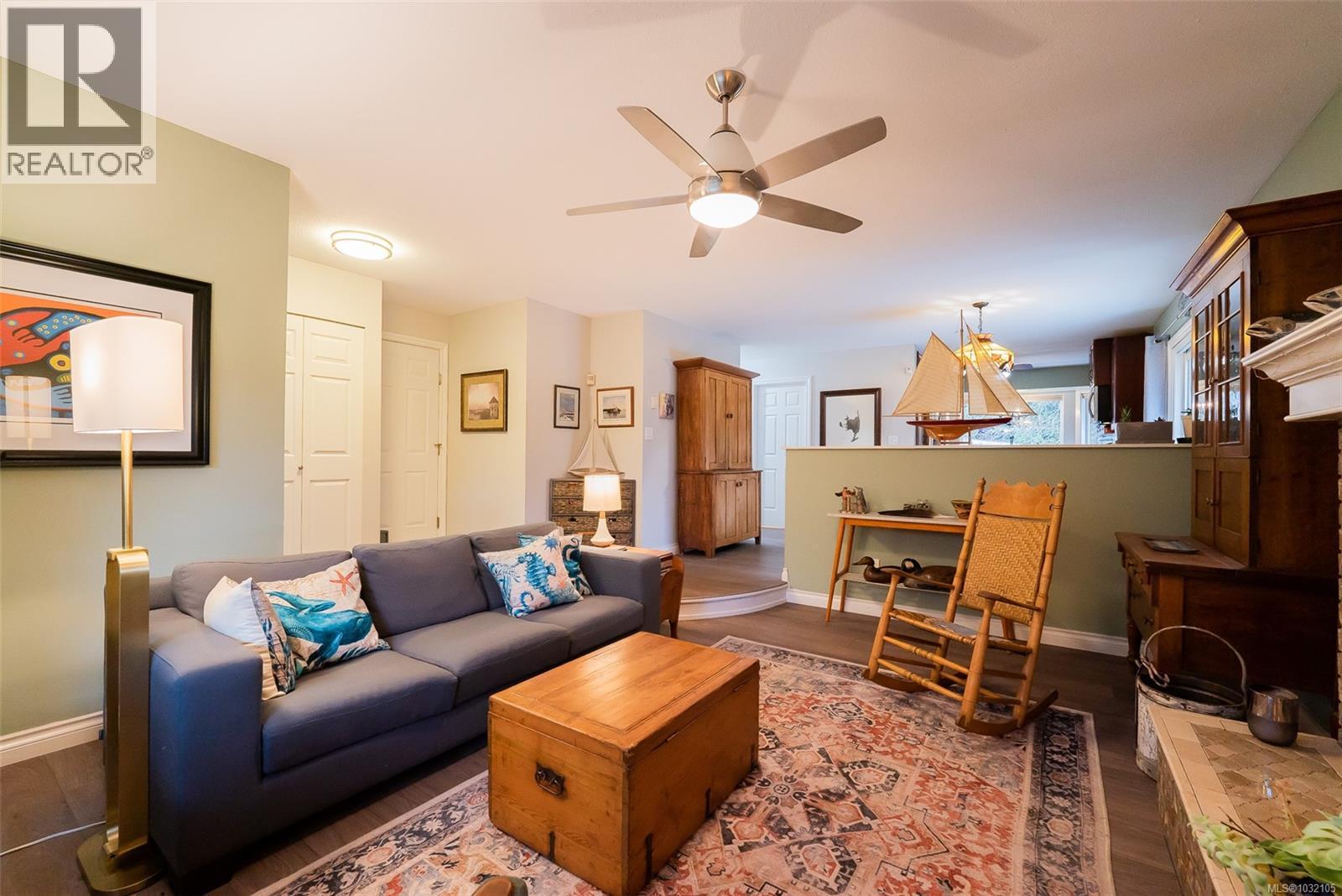 4080 Salal Dr - 17