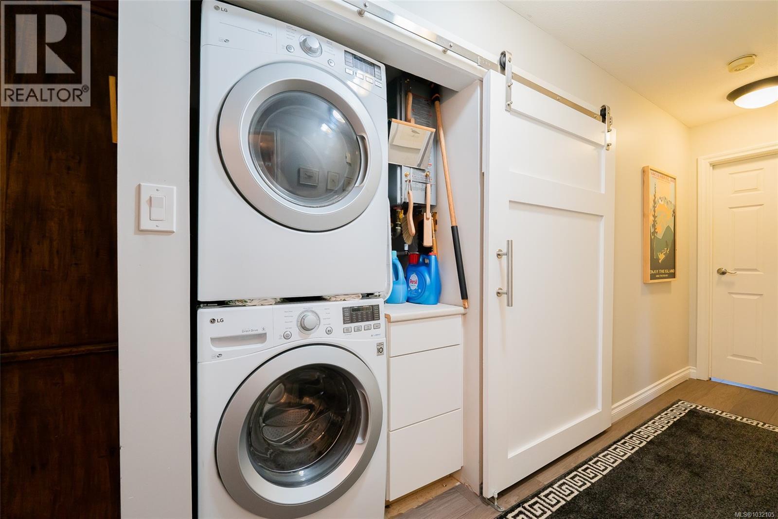 4080 Salal Dr - 25