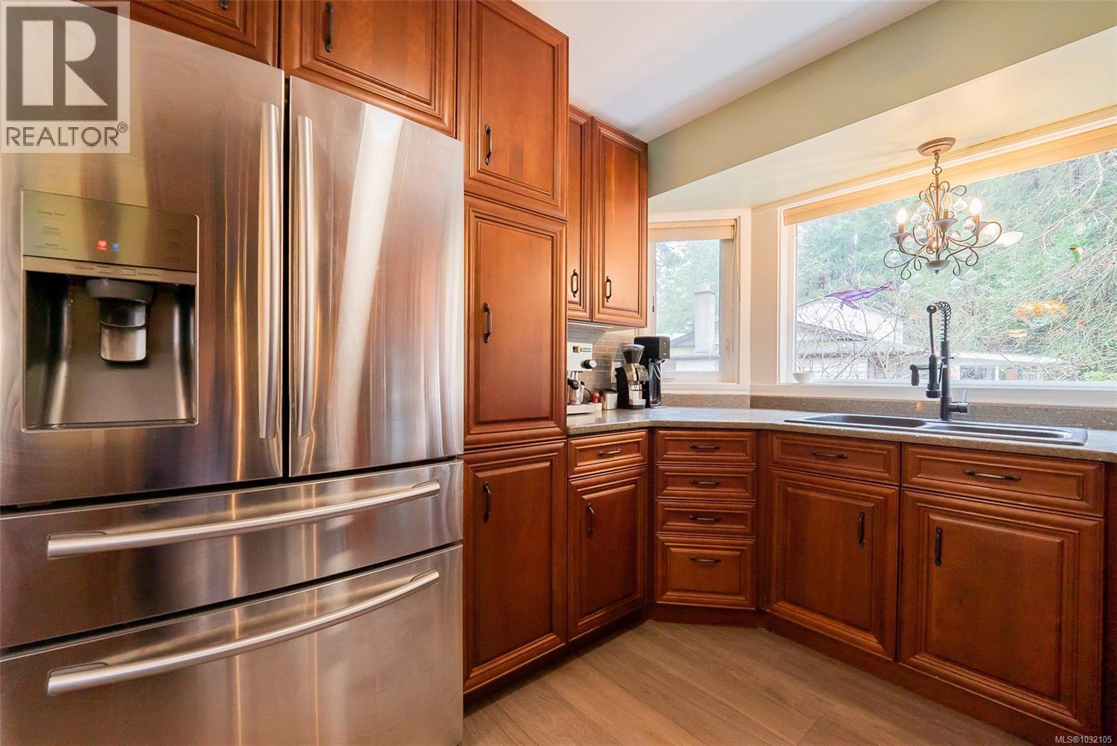 4080 Salal Dr - 22