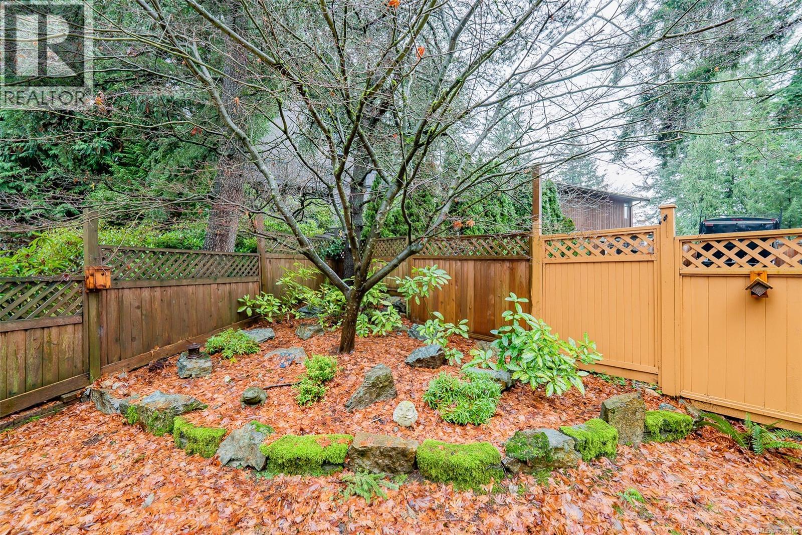 4080 Salal Dr - 37