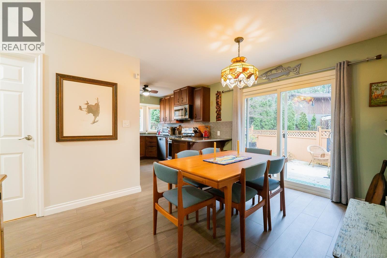 4080 Salal Dr - 19