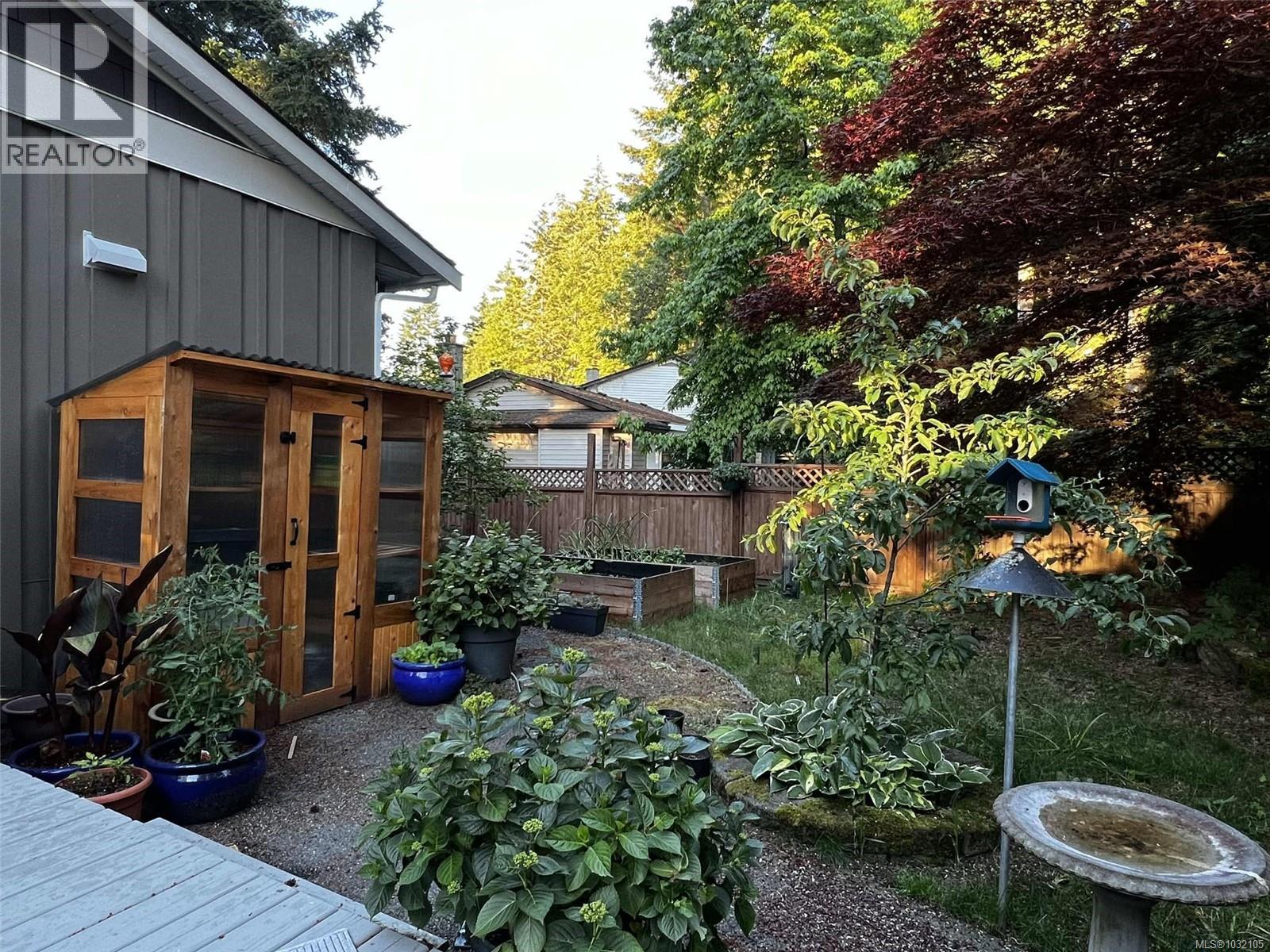 4080 Salal Dr - 35