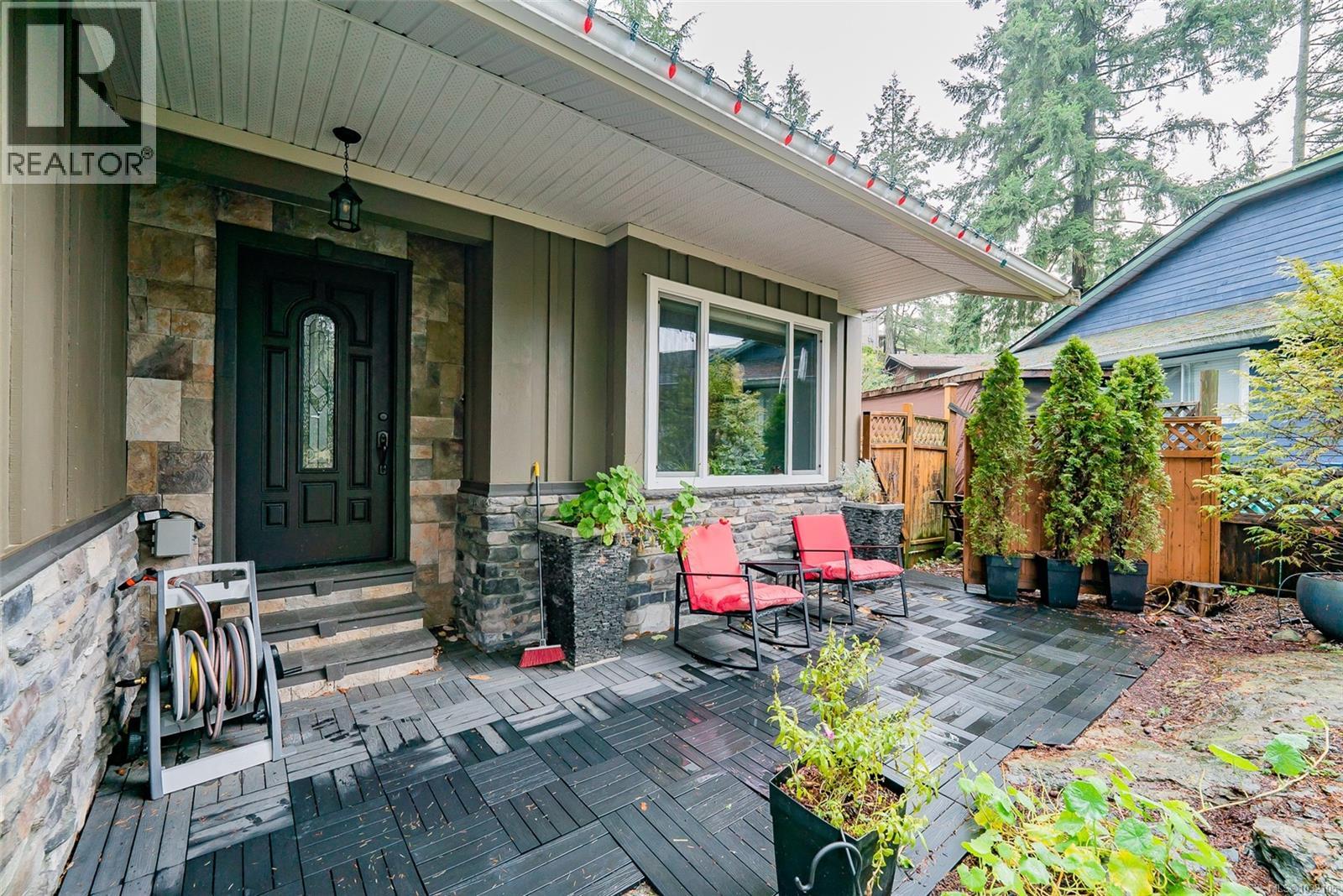 4080 Salal Dr - 12