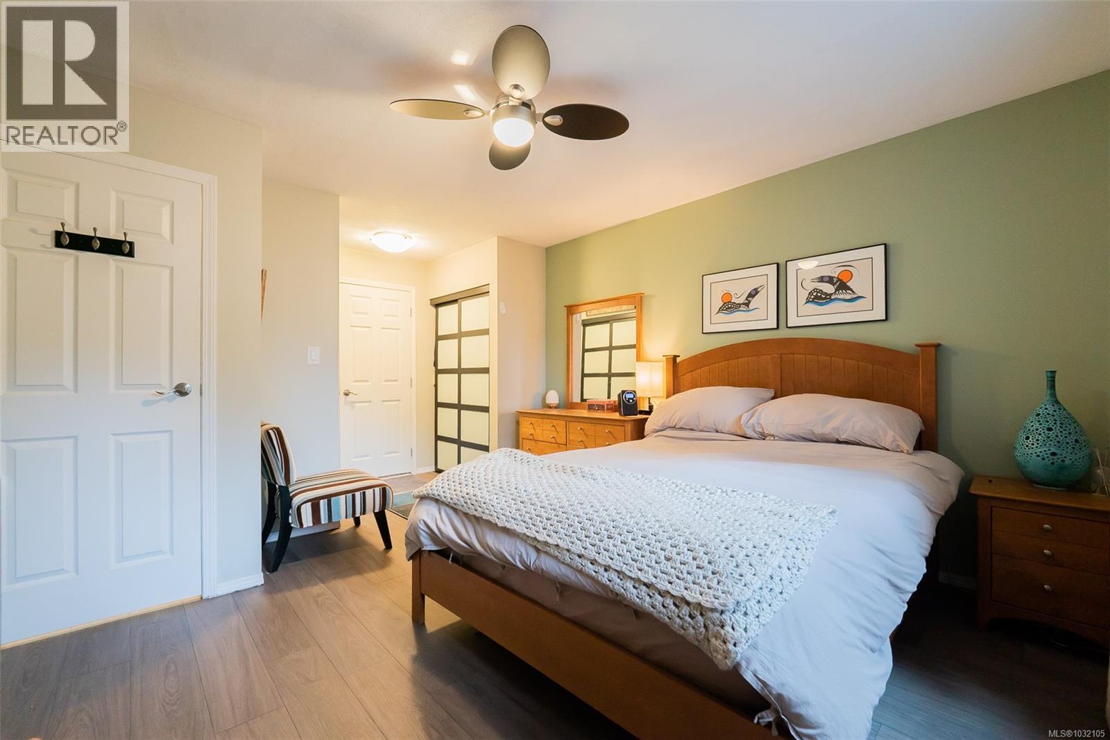 4080 Salal Dr - 5