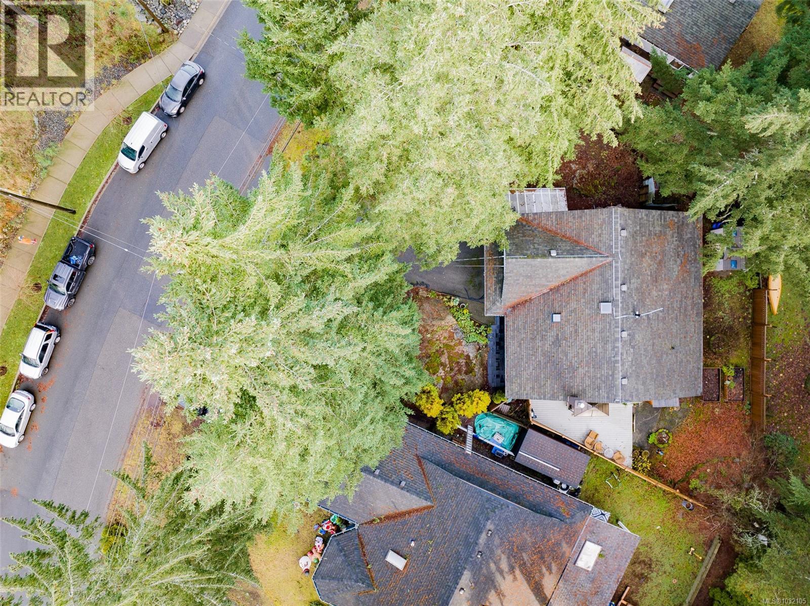 4080 Salal Dr - 10