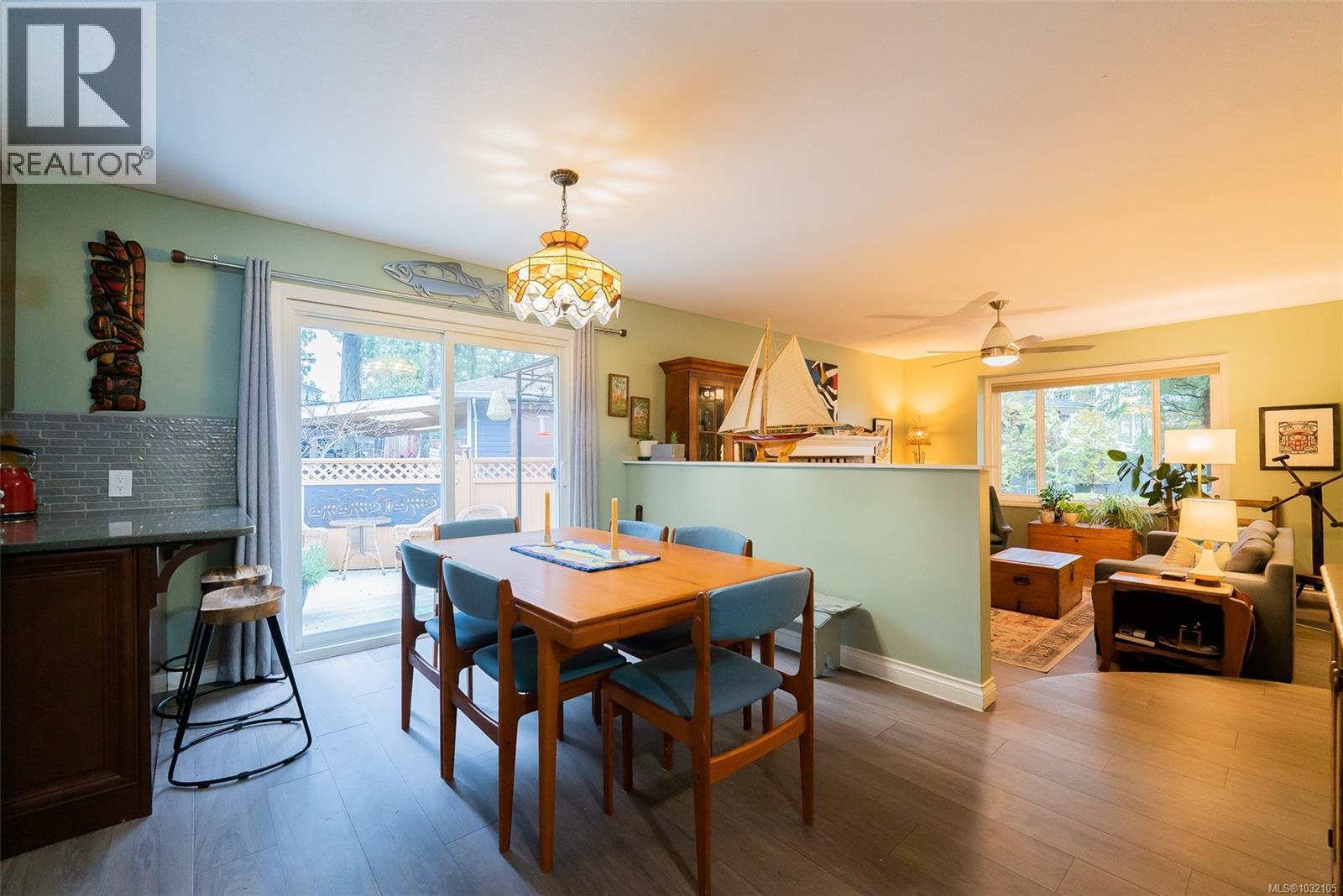 4080 Salal Dr - 18