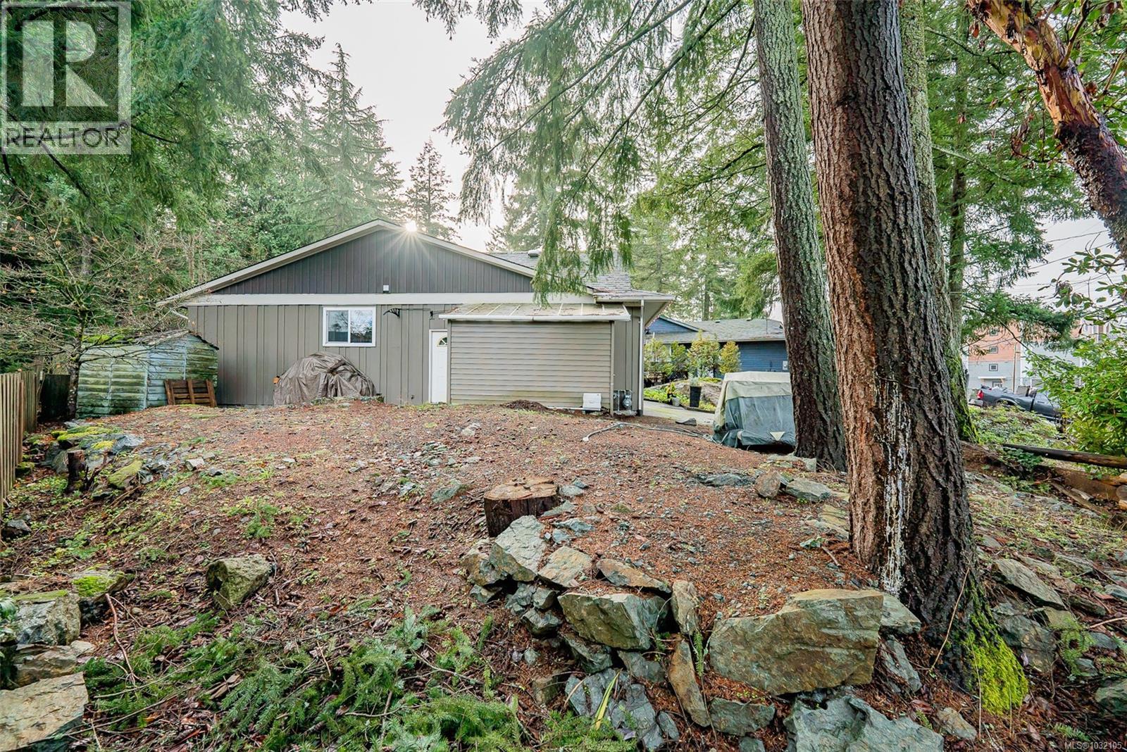 4080 Salal Dr - 41
