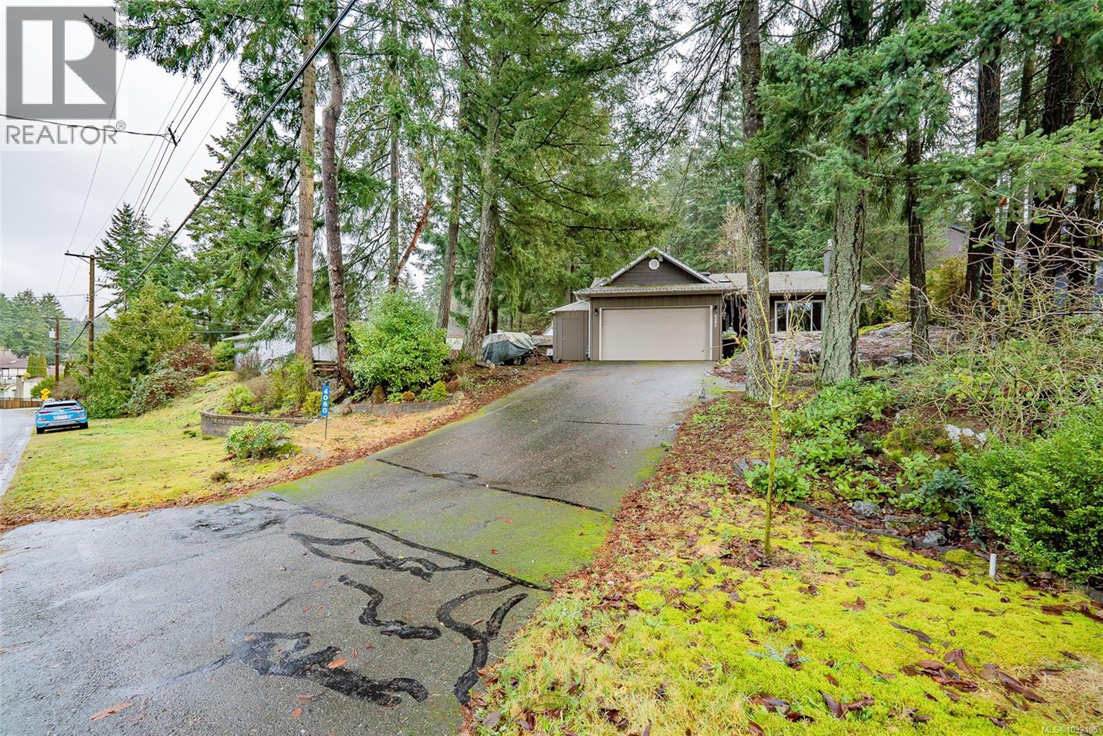 4080 Salal Dr - 42