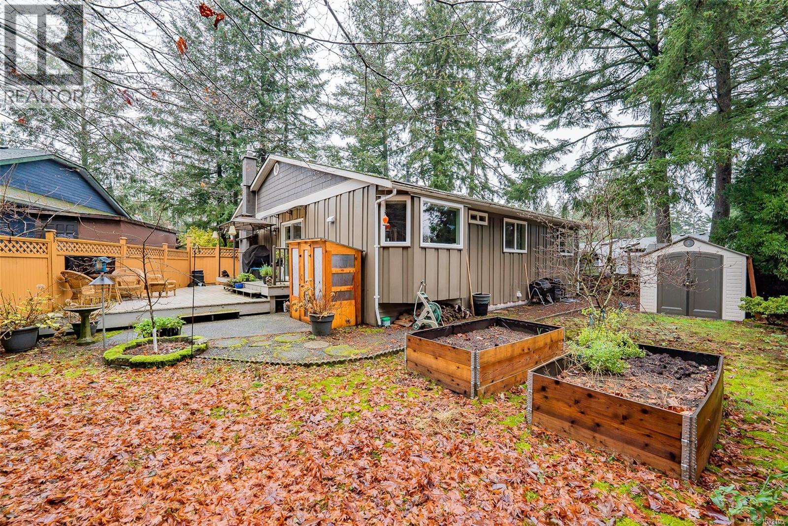 4080 Salal Dr - 33