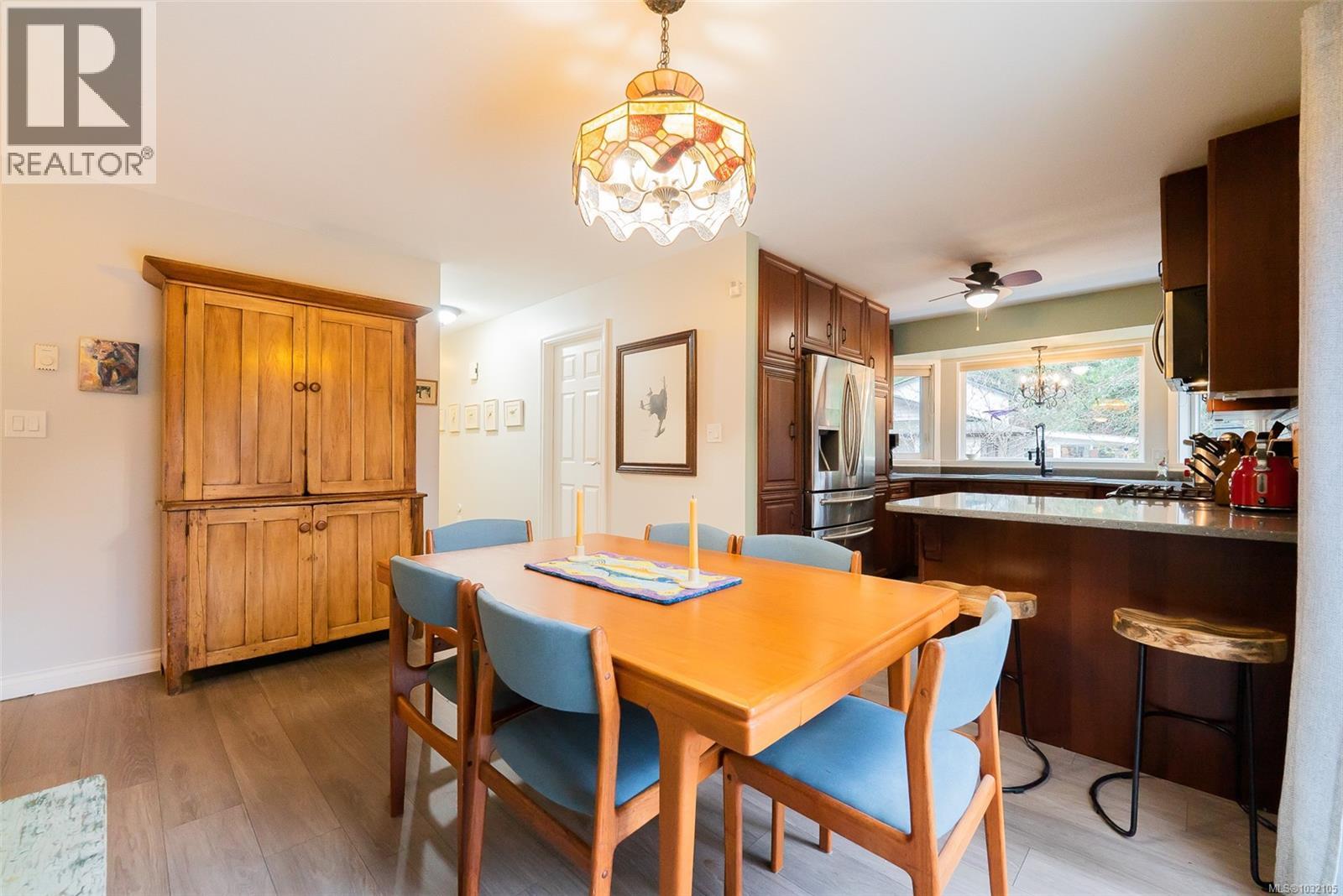 4080 Salal Dr - 3