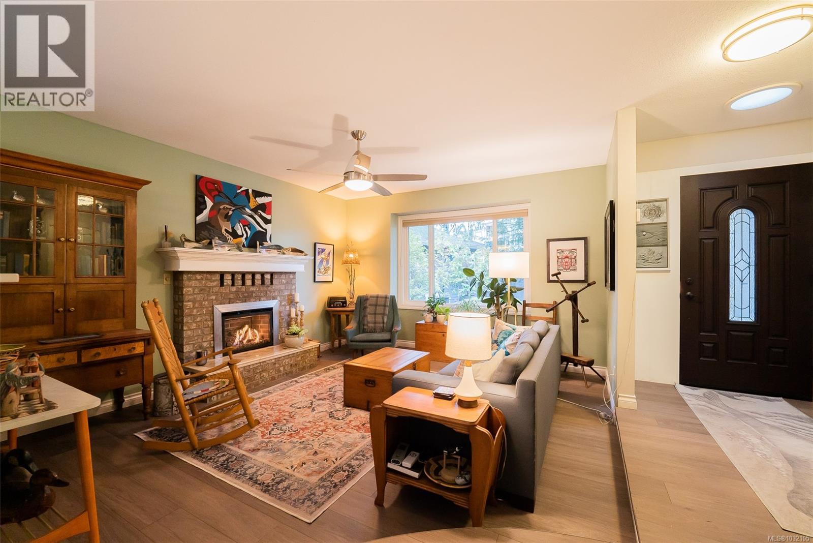 4080 Salal Dr - 2