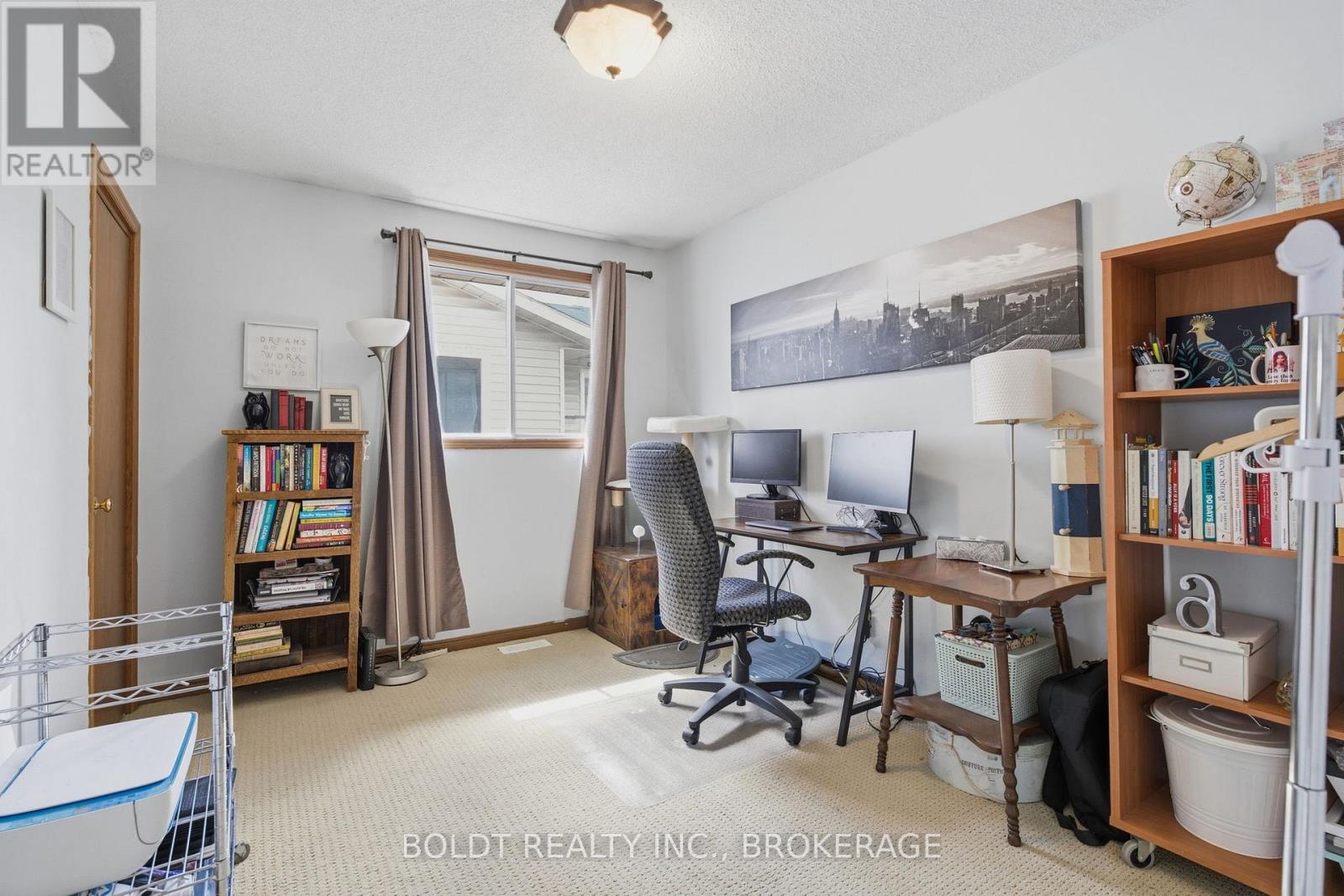 3rd bed used as in home office