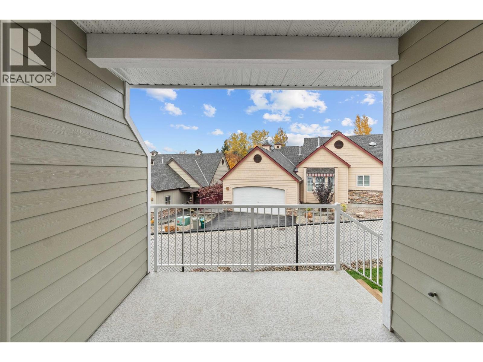 #10 231 20 STREET NE - 26