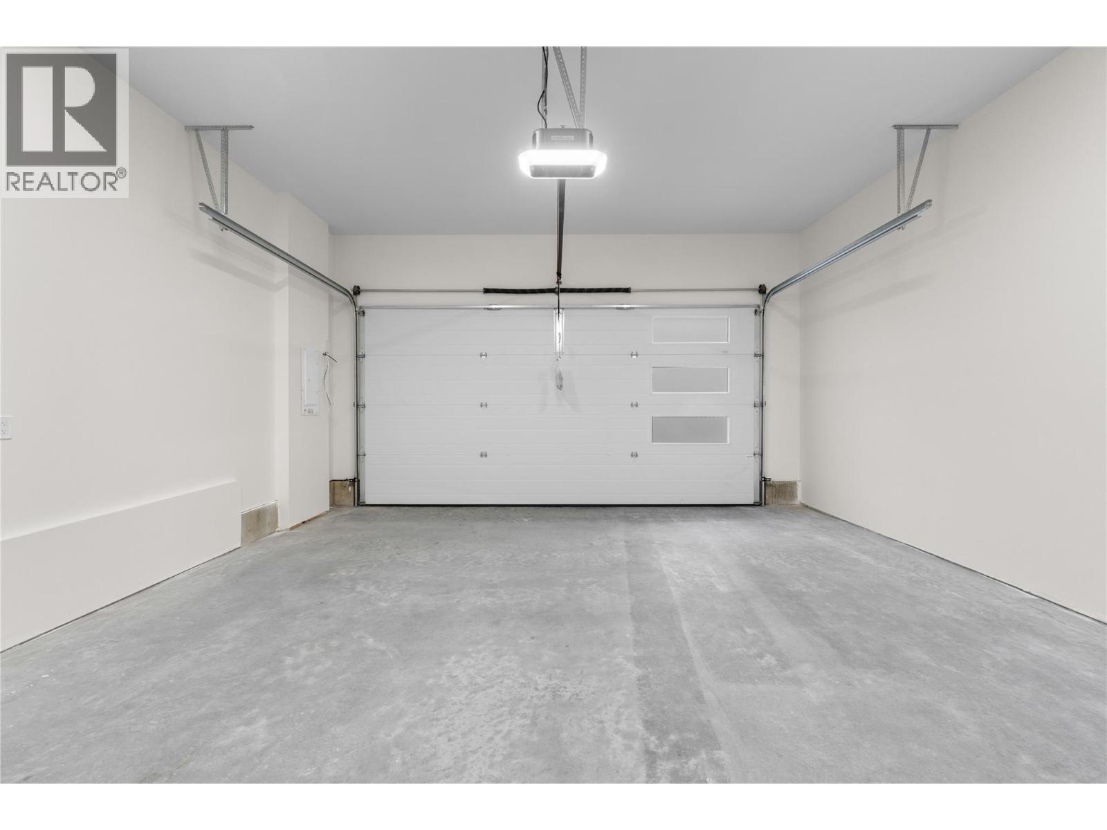 #10 231 20 STREET NE - 46