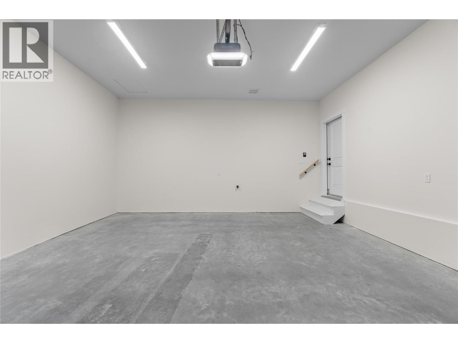 #10 231 20 STREET NE - 47