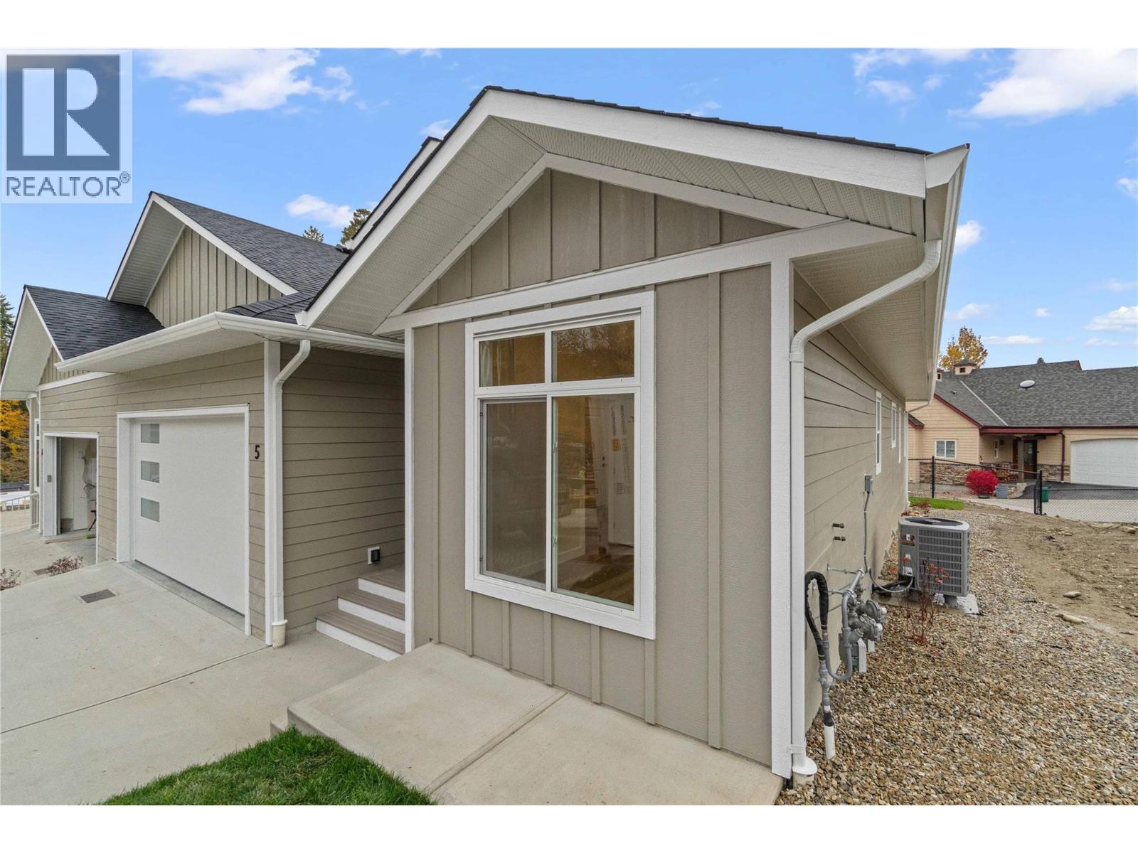 #10 231 20 STREET NE - 57