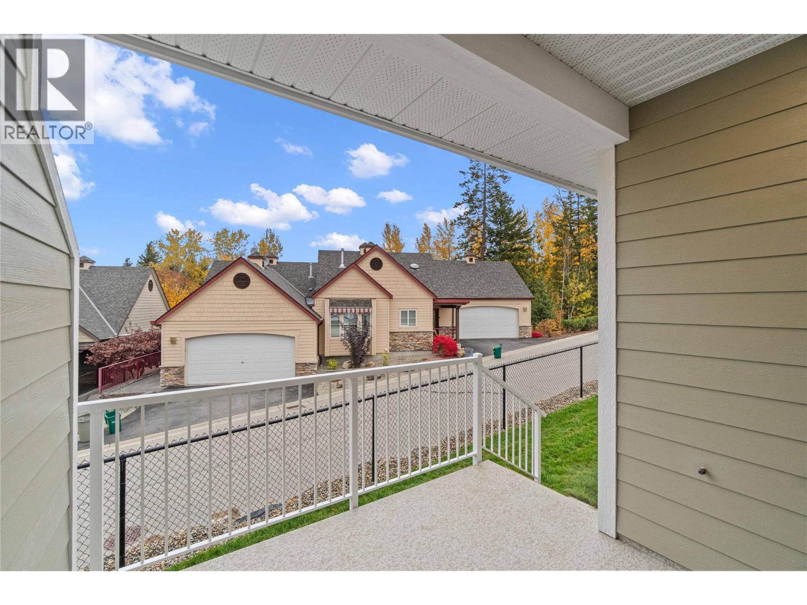 #10 231 20 STREET NE - 65