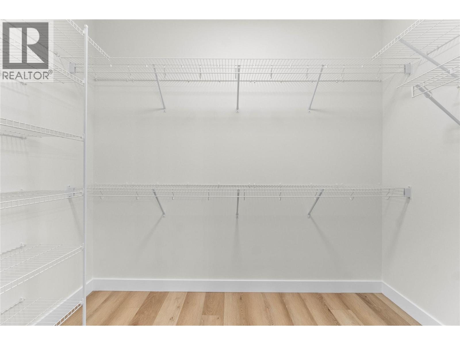 #10 231 20 STREET NE - 8