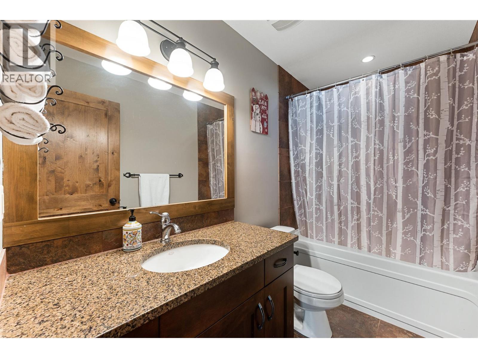 5895 Snow Pines Way Unit# 2, Big White