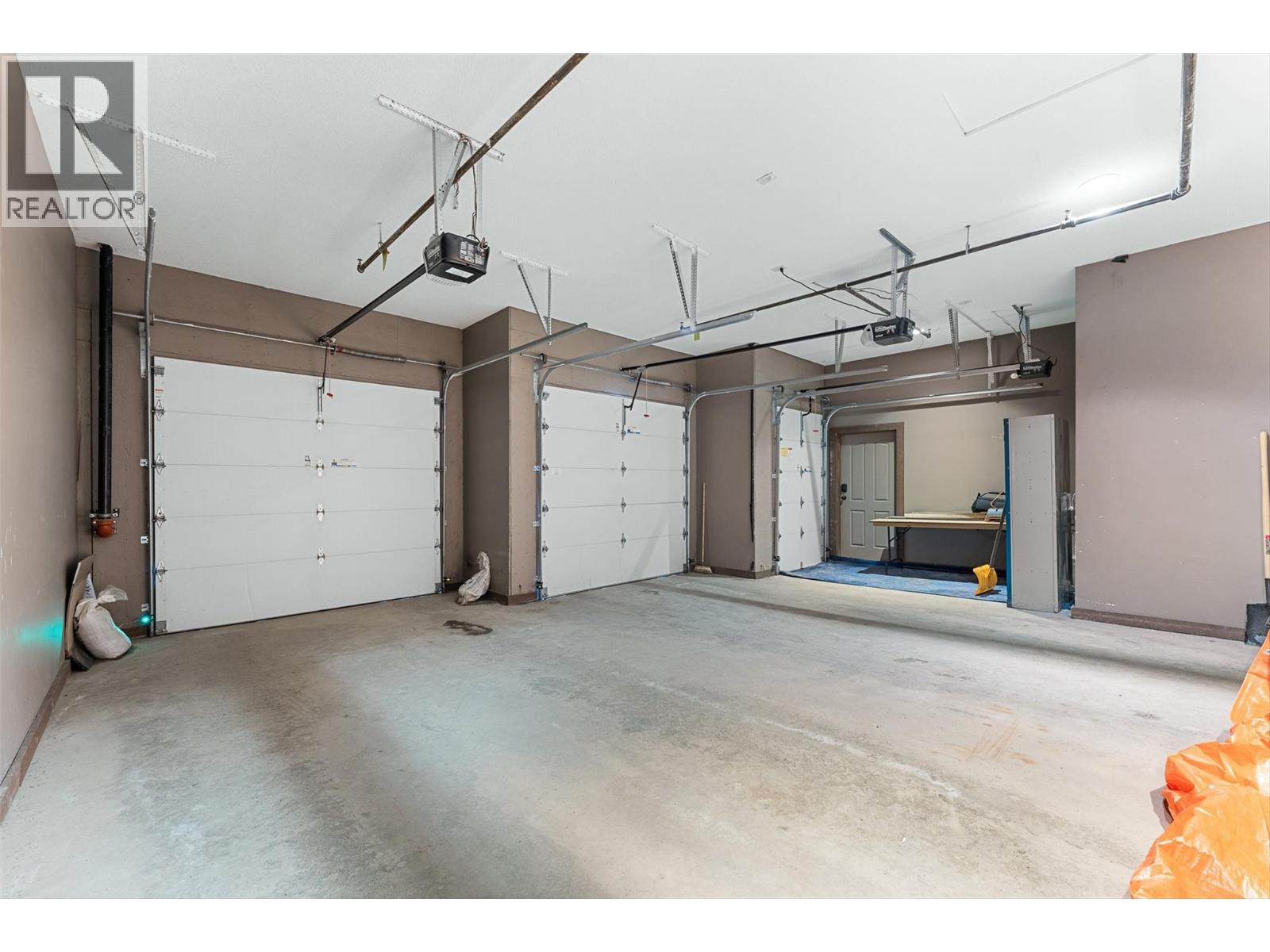 5895 Snow Pines Way Unit# 2, Big White