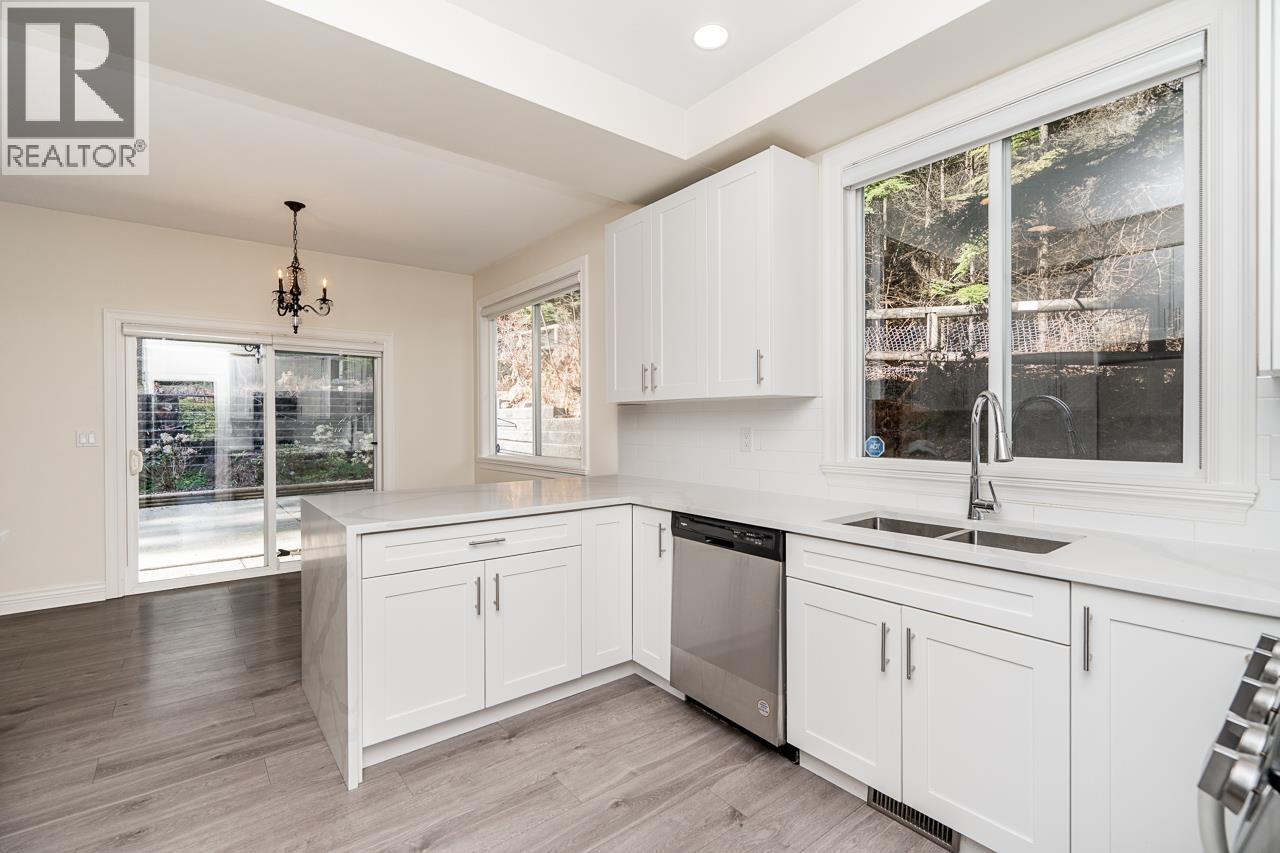 3398 PLATEAU BOULEVARD, Coquitlam