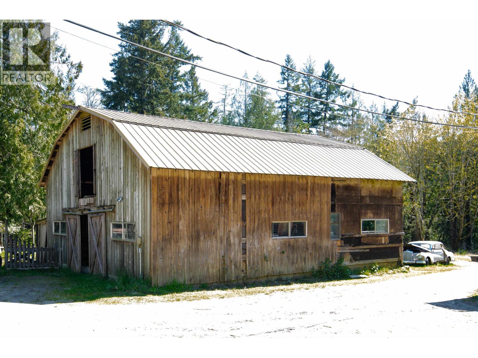1671 FULFORD-GANGES ROAD — photo 4