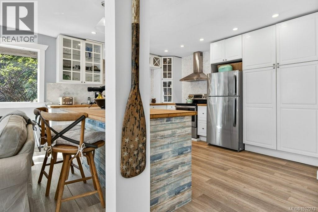 276 WINTER HARBOUR RD - 13