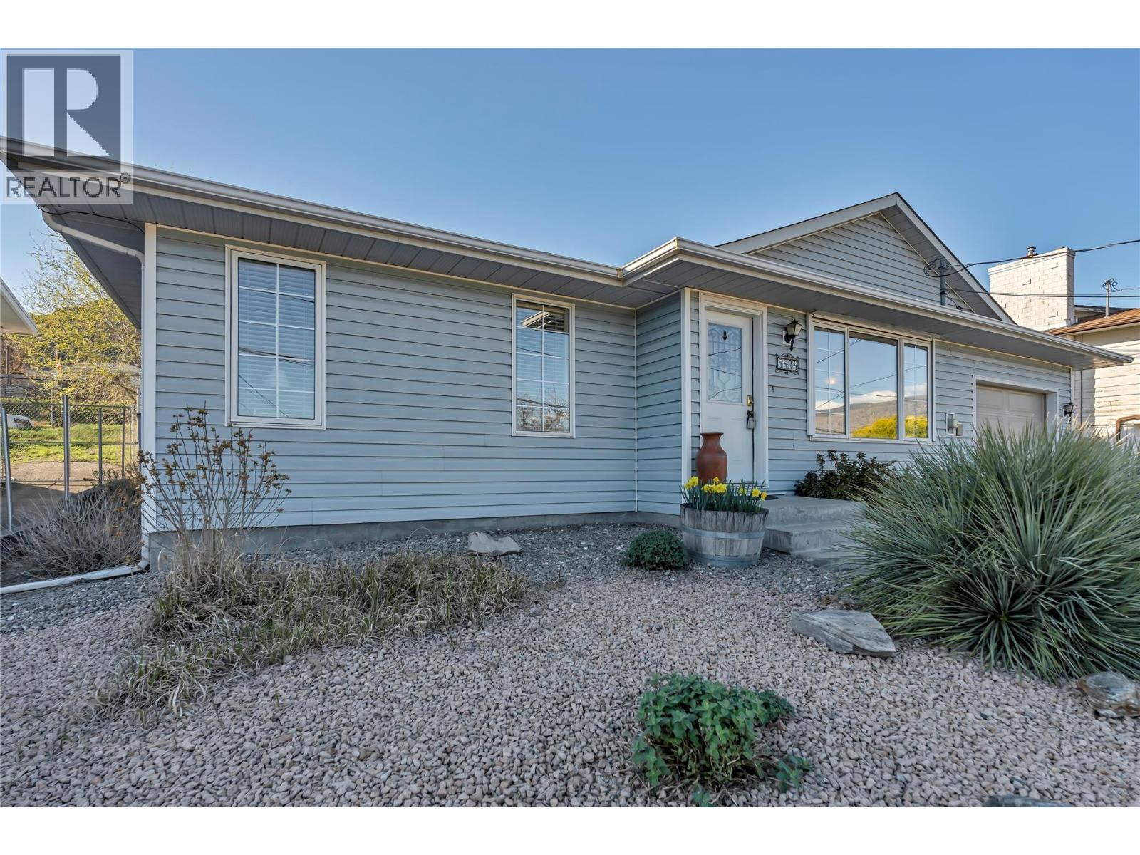 5878 Tulameen Street, Oliver