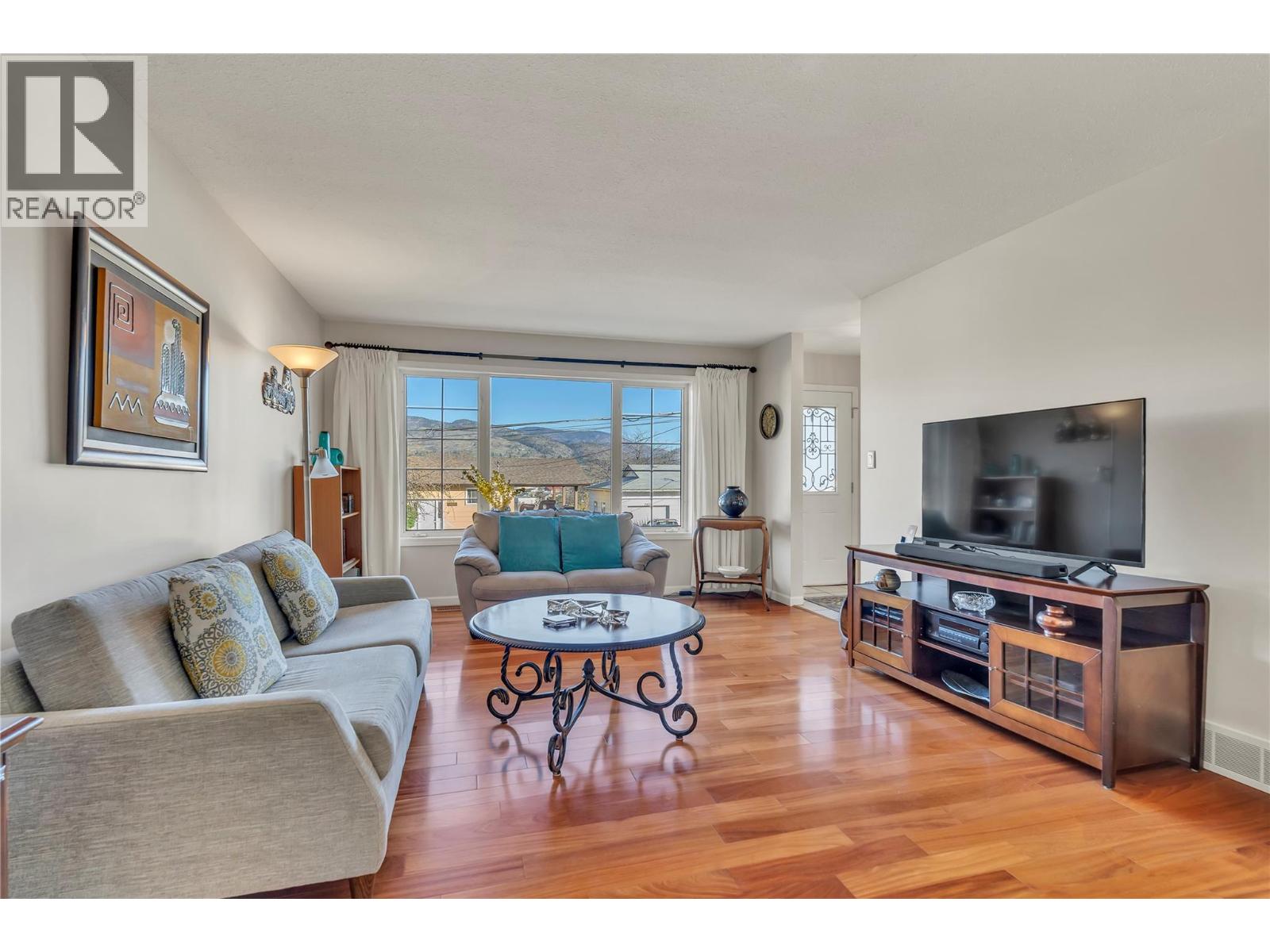 5878 Tulameen Street - 3