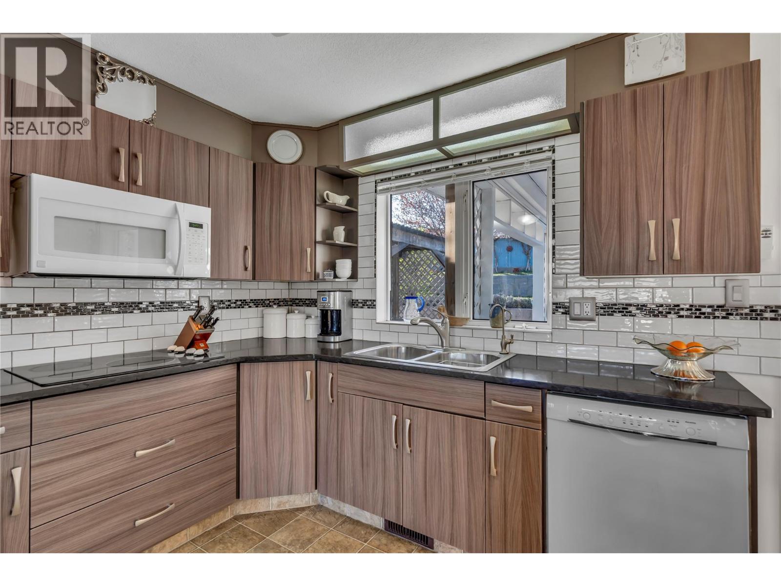 5878 Tulameen Street - 8