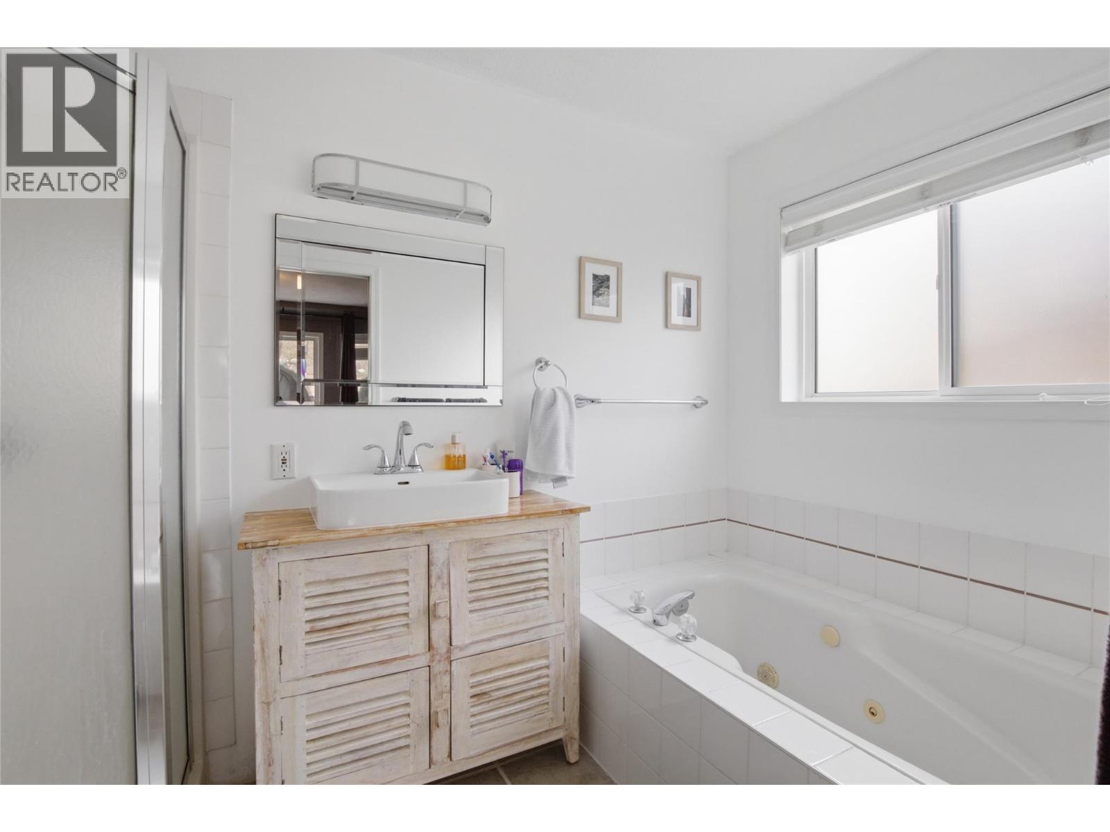 5245 Sutherland Road, Peachland