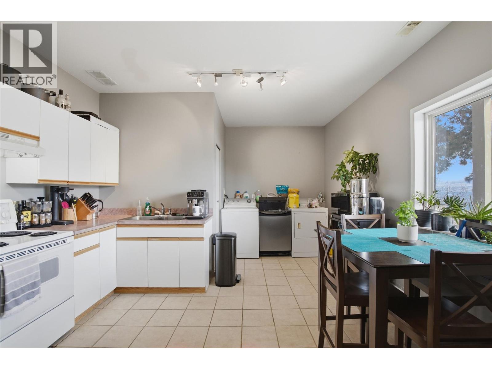 5245 Sutherland Road, Peachland