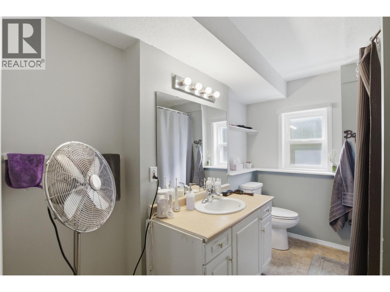 5245 Sutherland Road, Peachland