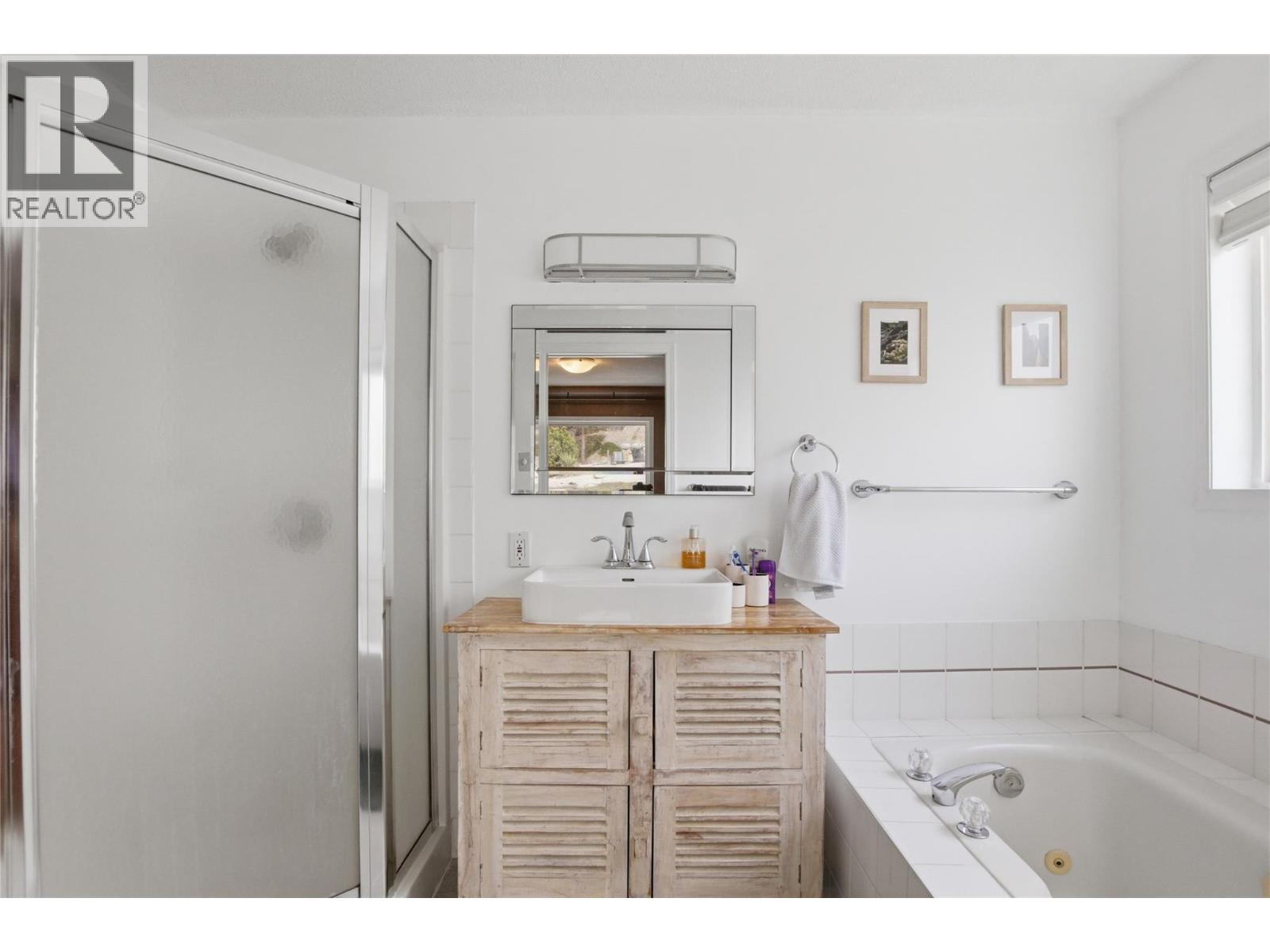 5245 Sutherland Road, Peachland