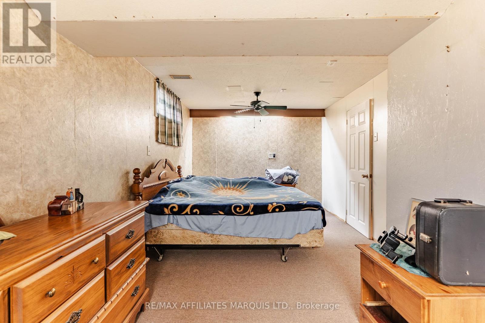 847 GLENGARRY BOULEVARD — photo 36