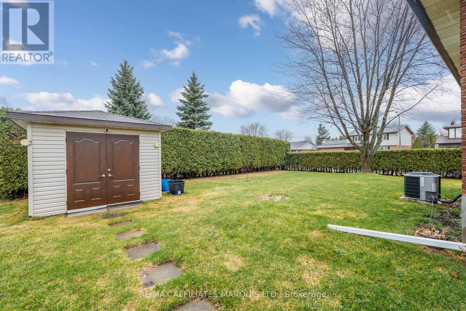 847 GLENGARRY BOULEVARD — photo 44