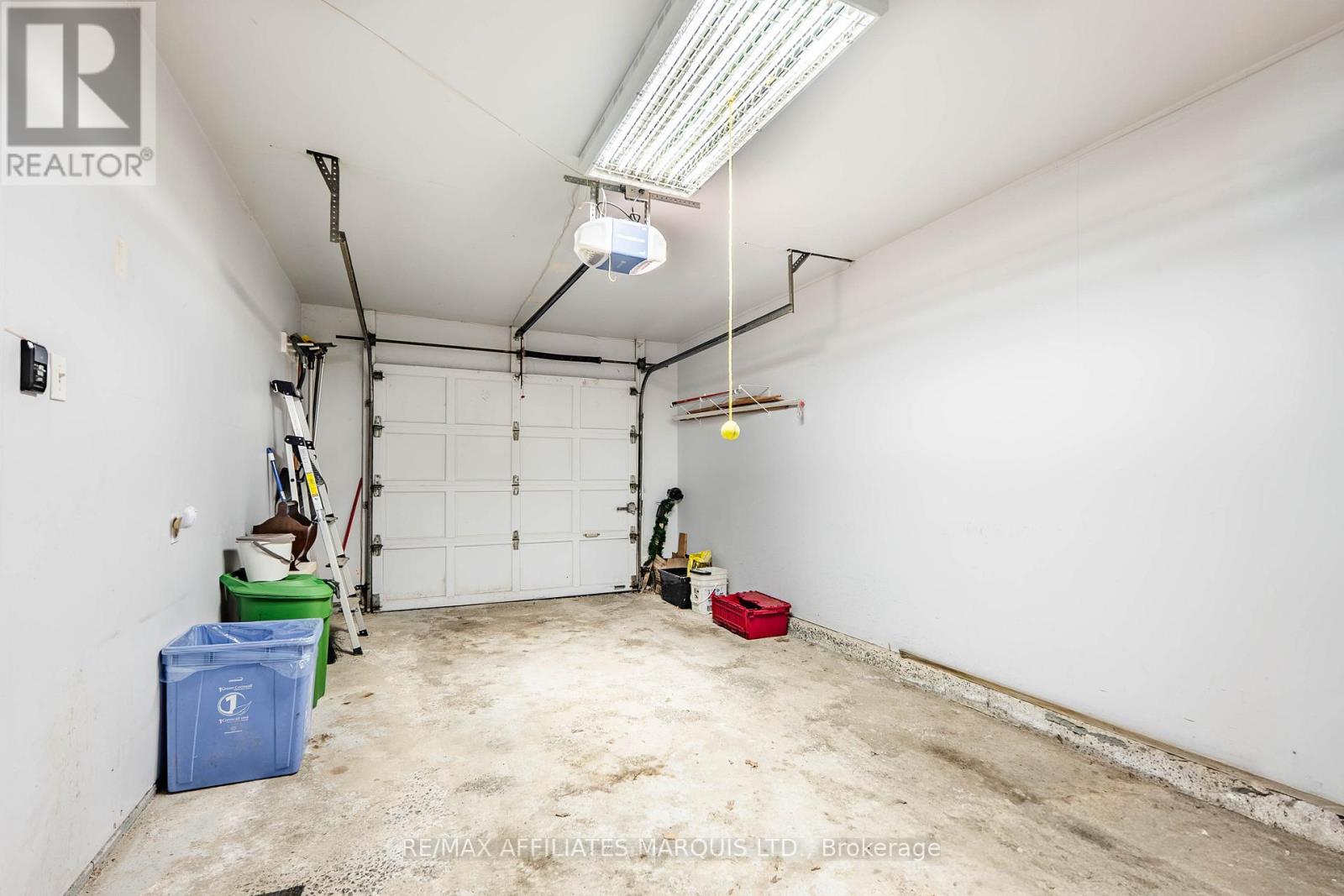 847 GLENGARRY BOULEVARD — photo 45