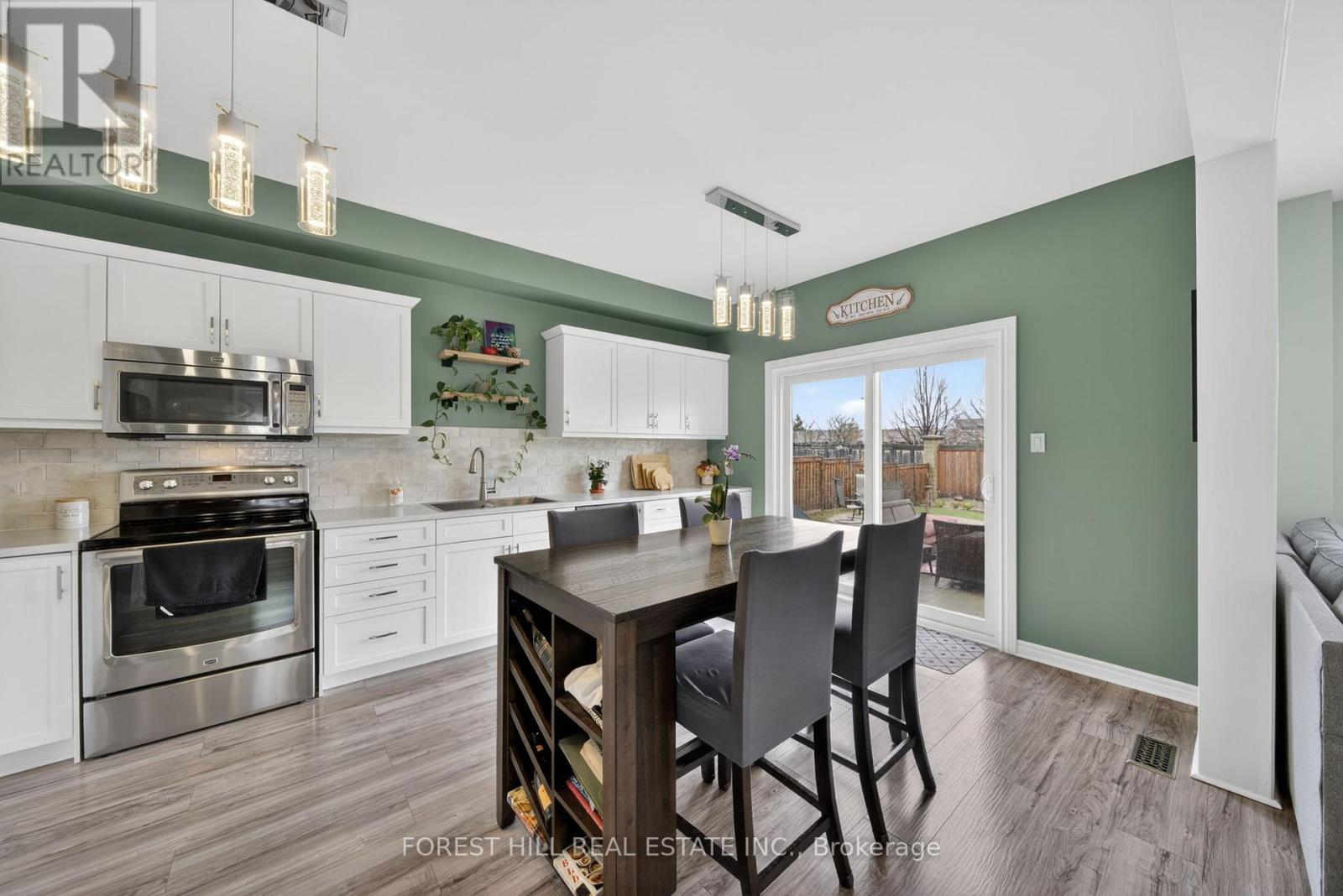 18 DRESDEN COURT - 14