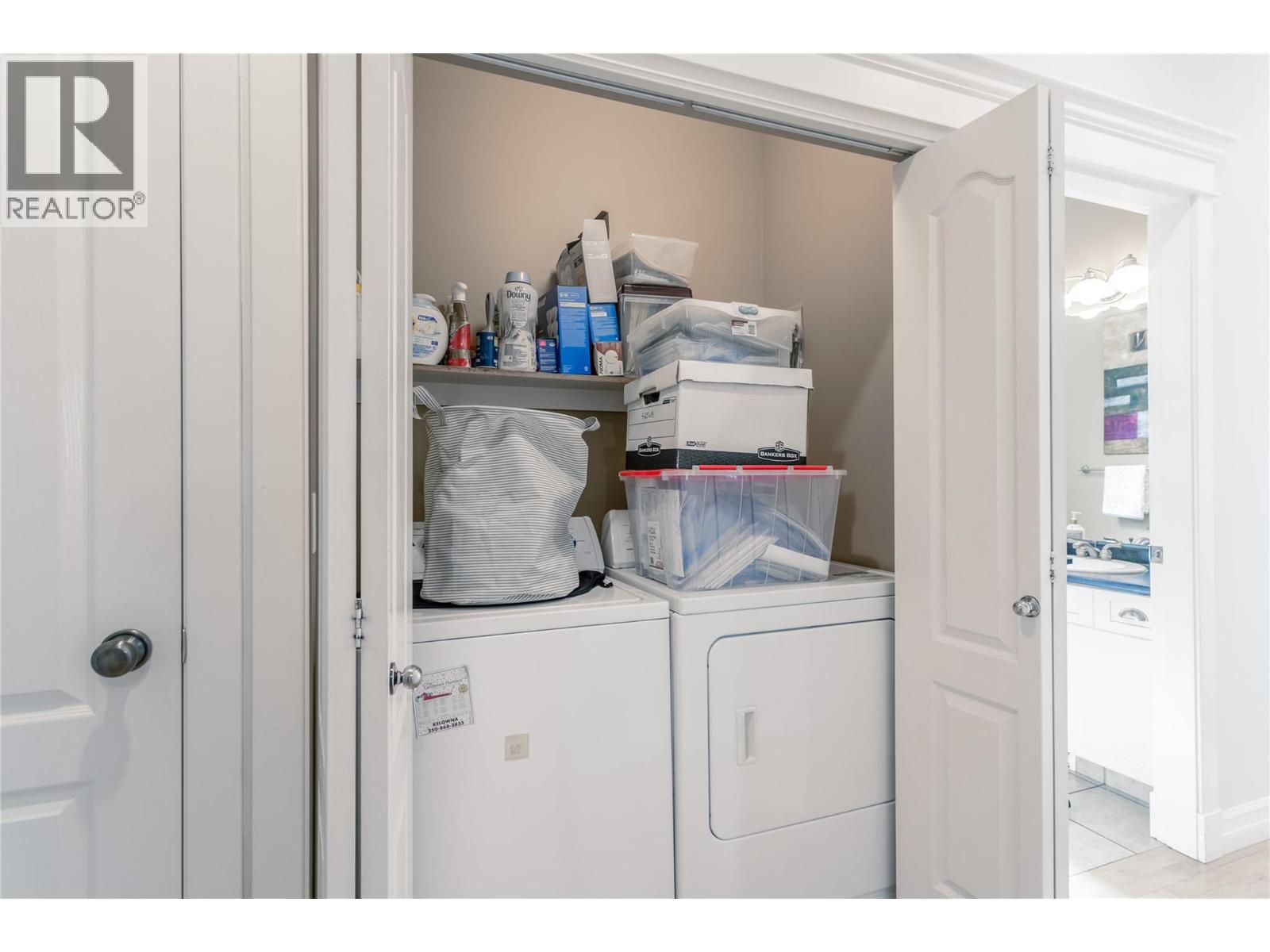 102 4049 LAKESHORE Road, Kelowna