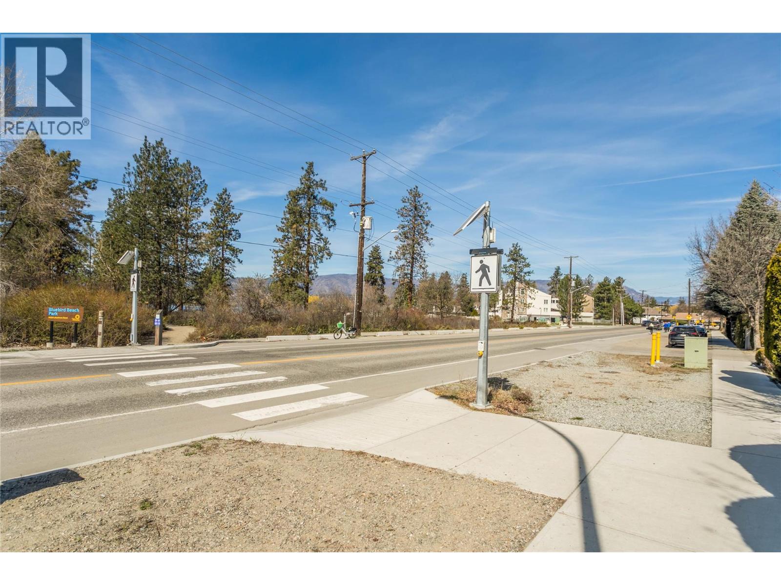 102 4049 LAKESHORE Road, Kelowna