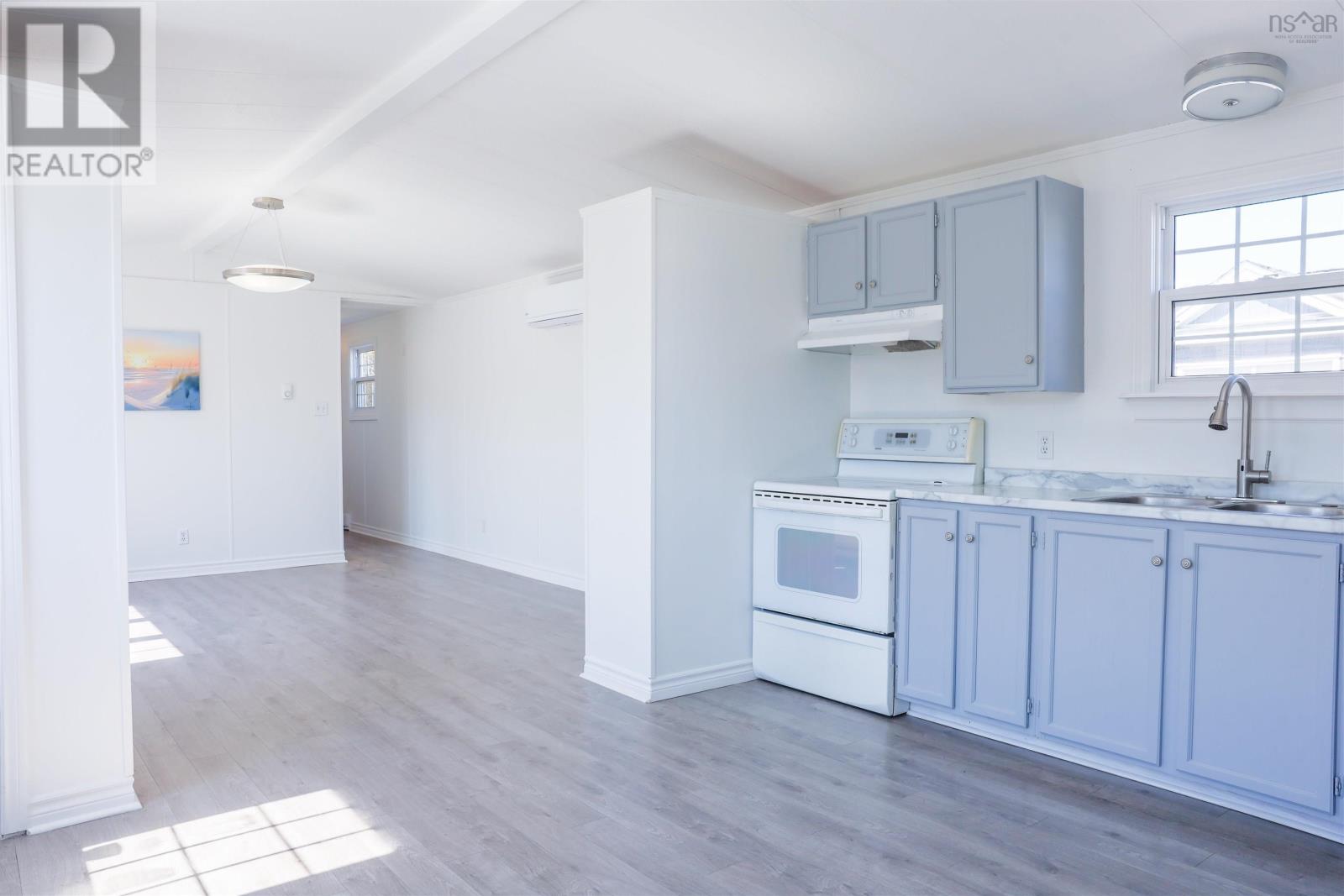 Property 16 of 29 of 6 Apple Street