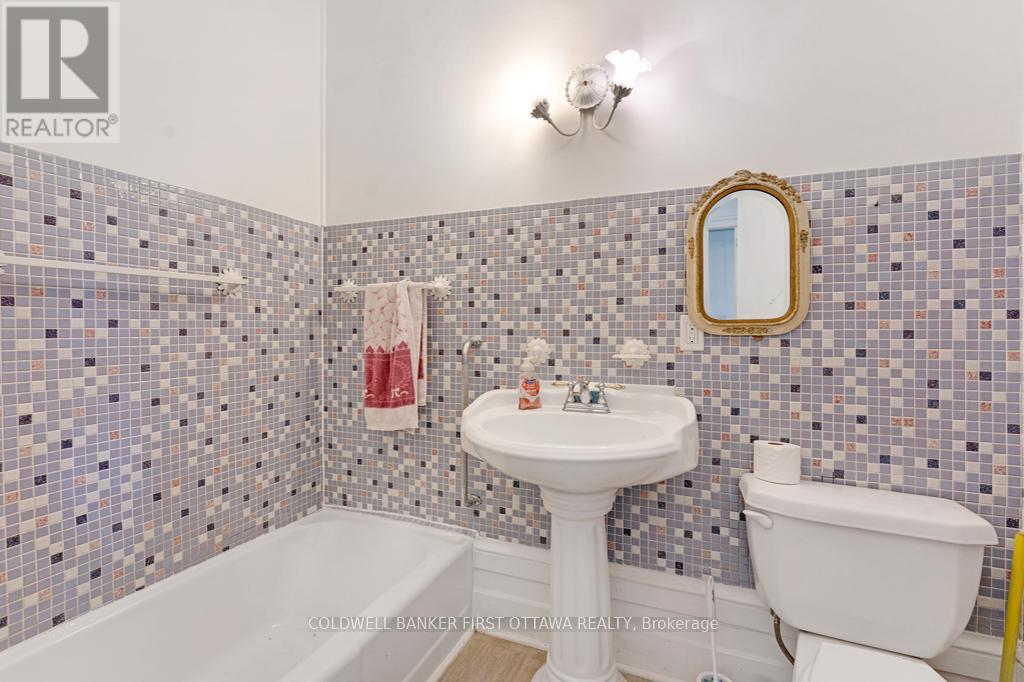 Main floor bath
