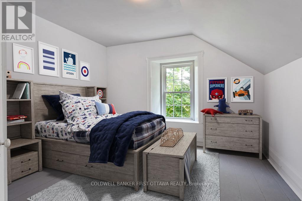 3rd bedroom - virtually staged