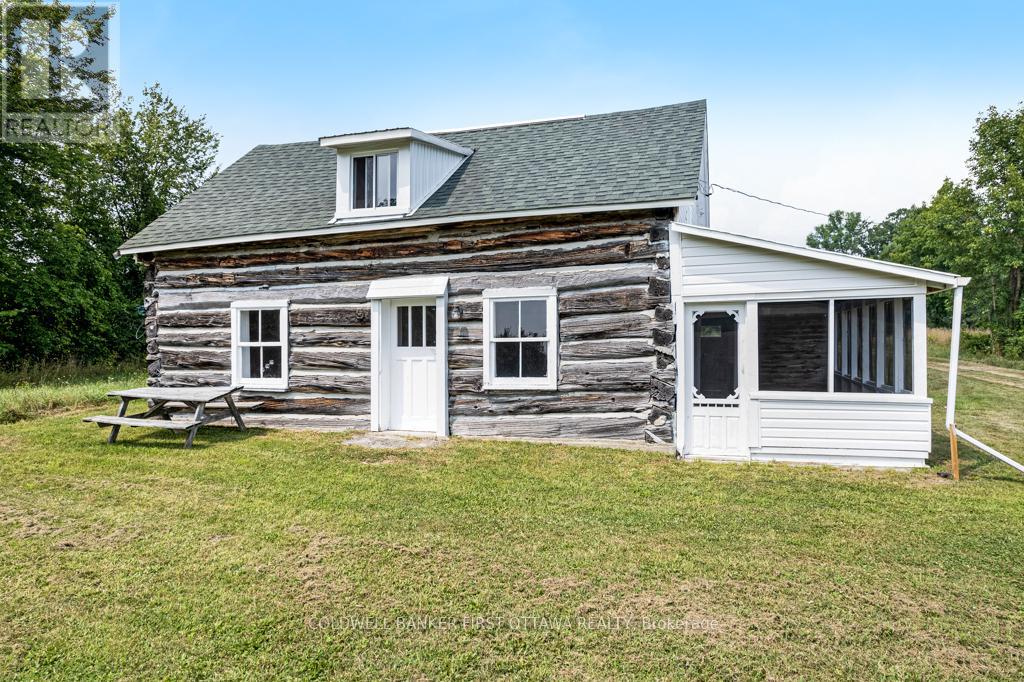 Log cottage/summer house
