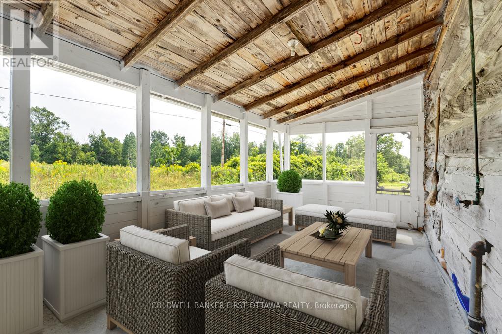 Screened porch - virtually staged