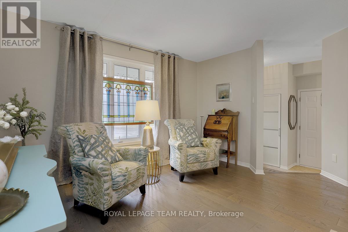 Wide plank white oak hardwood (main+second floors)