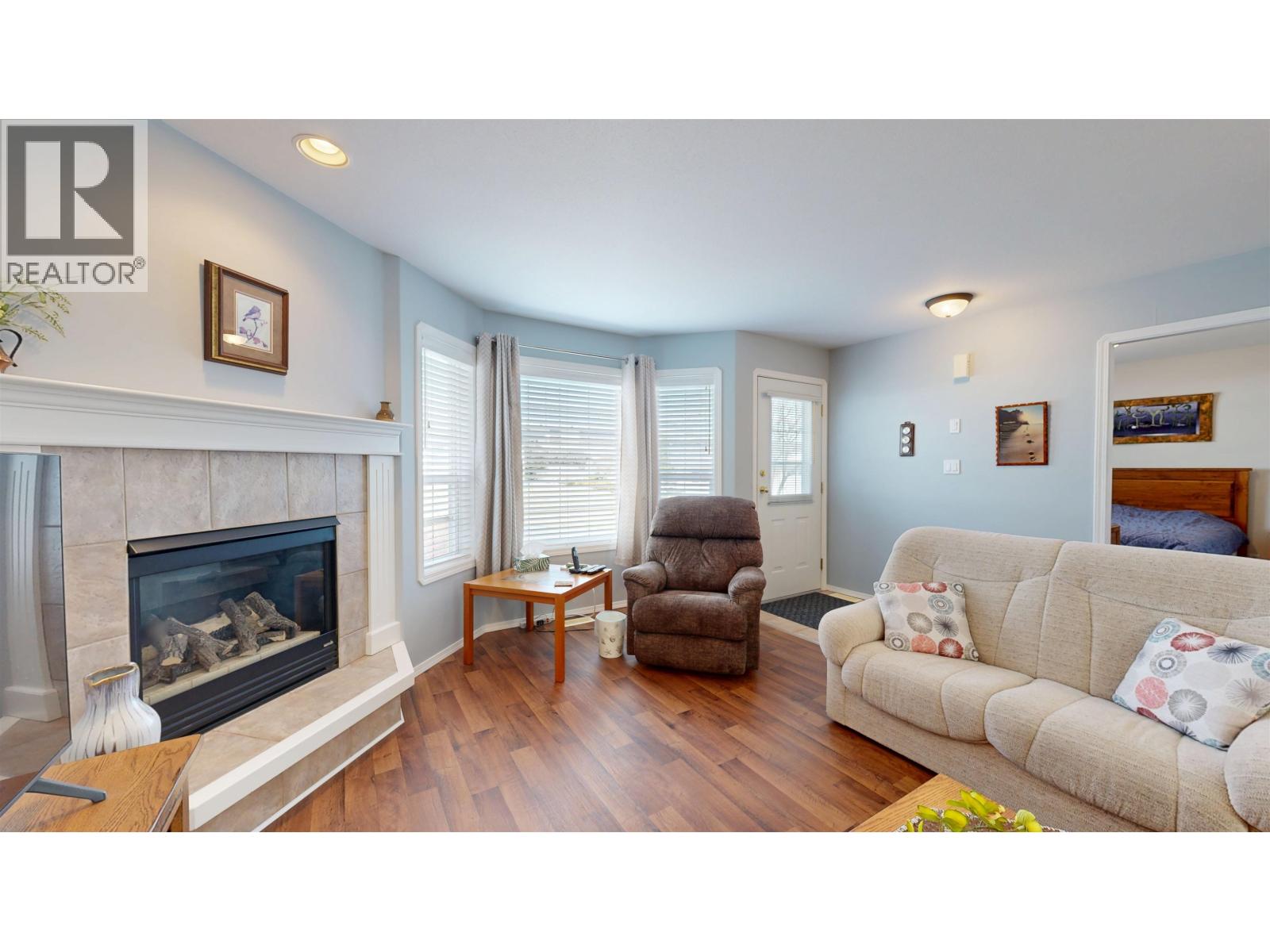 #1 814 CARIBOO TRAIL - 6