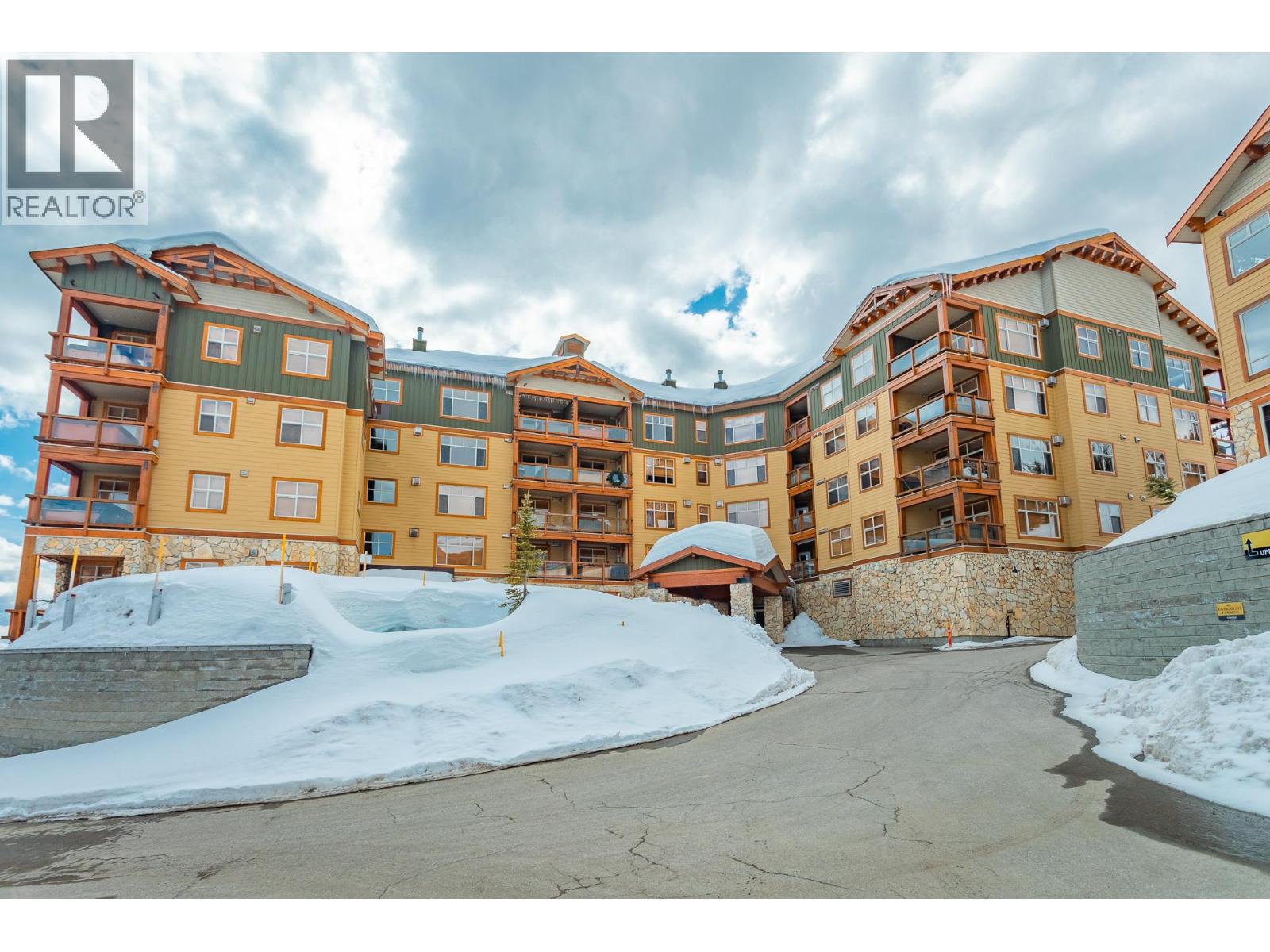 #501 7700 PORCUPINE ROAD - 42