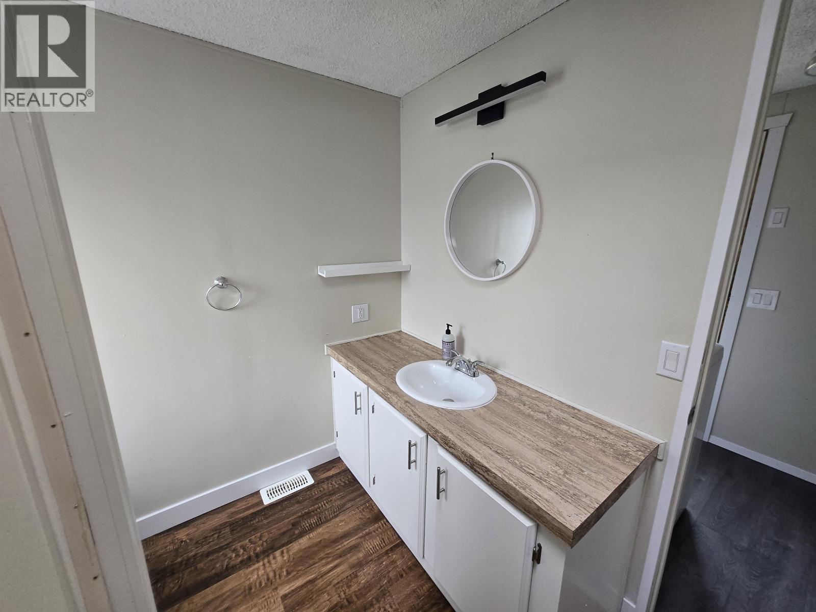 #42 634 ELM STREET - 15